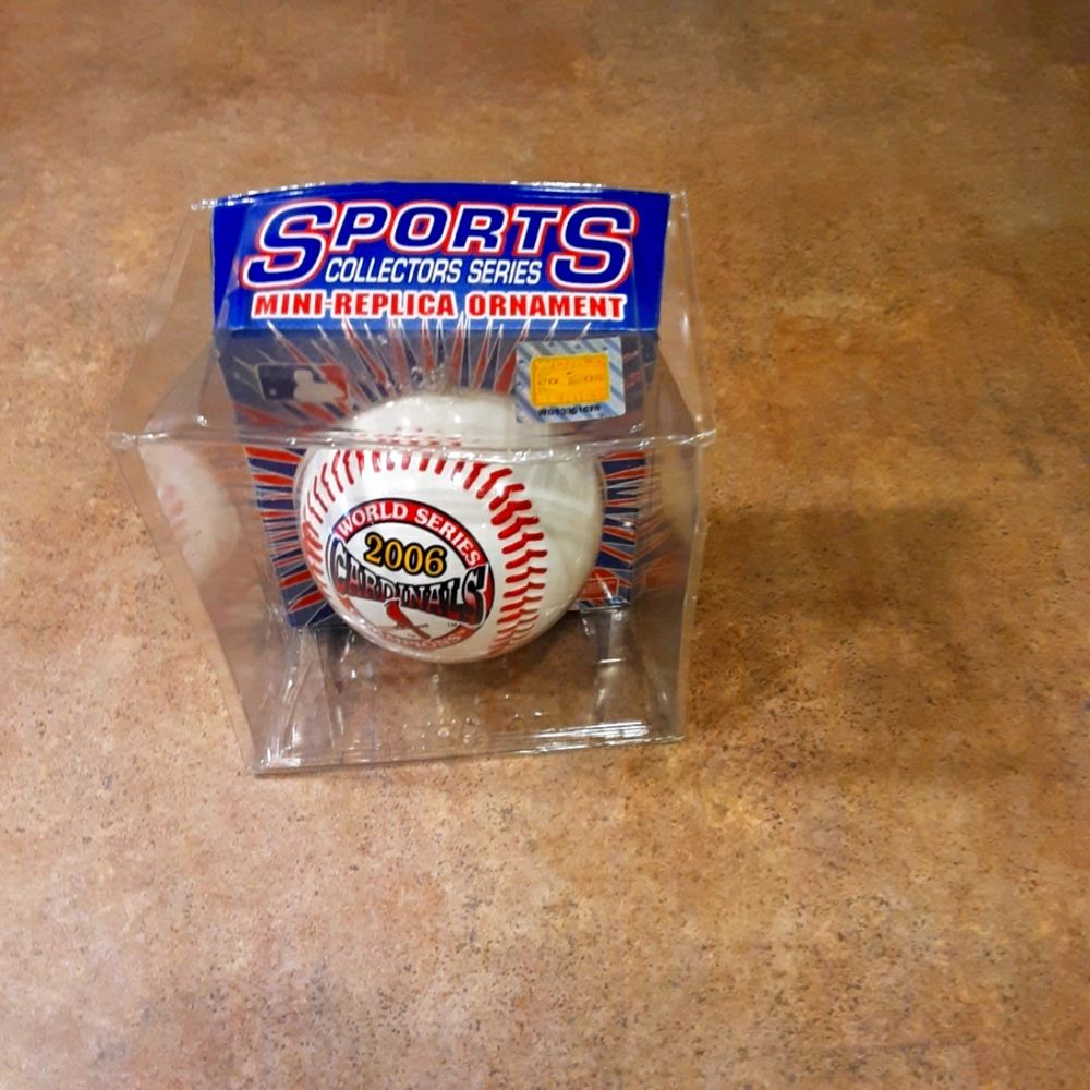 St. Louis Cardinals 2006 Christmas ornament NWT